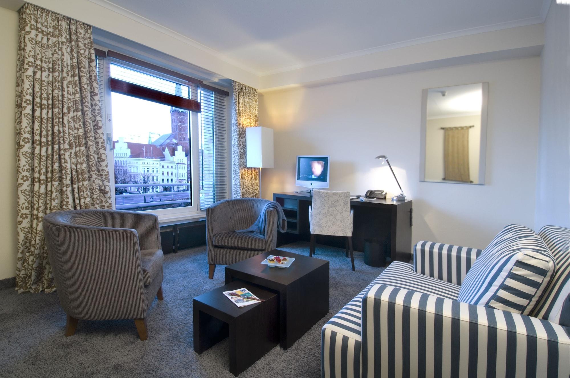 Radisson Blu Senator Hotel, Hotel 5*