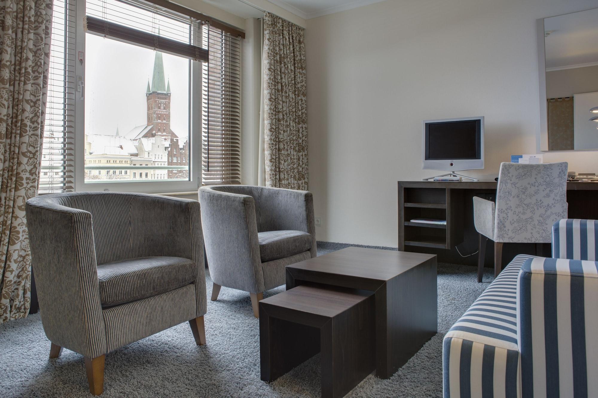 Radisson Blu Senator Hotel, 5*