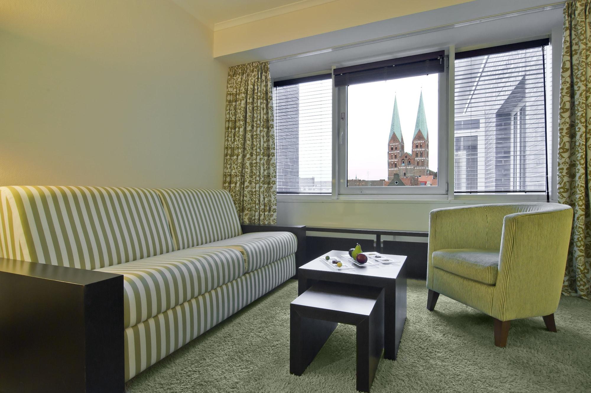 Hotel Radisson Blu Senator Hotel, 5*