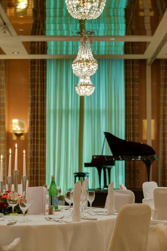 Radisson Blu Senator Hotel,