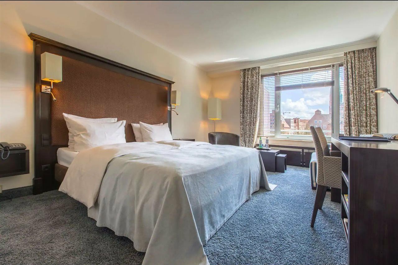 Hotel Radisson Blu Senator Hotel, 5*
